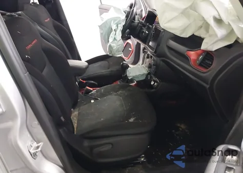 2021 Jeep Renegade Trailhawk 4X4 z USA, uszkodzony, nr VIN ZACNJDC18MPM51897